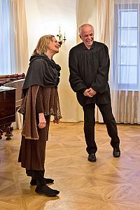 Gotické variace: Jitka Molavcová a Alfred Strejček, Festival mluveného slova LOGOS 23.4.2017, foto: Lubor Mrázek